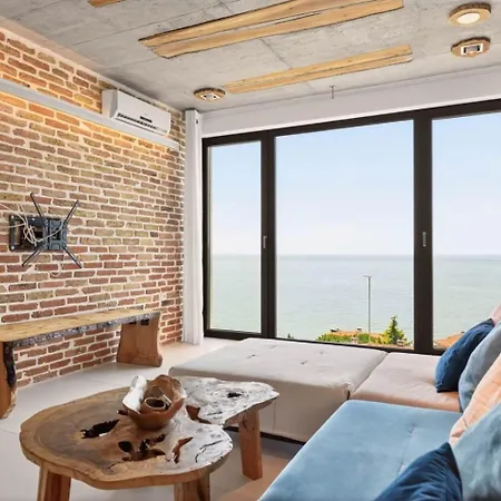 Апартамент 3 Bedrooms Design Lux 