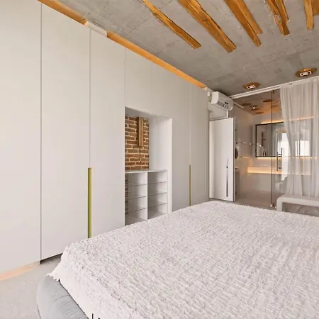 Апартамент 3 Bedrooms Design Lux 