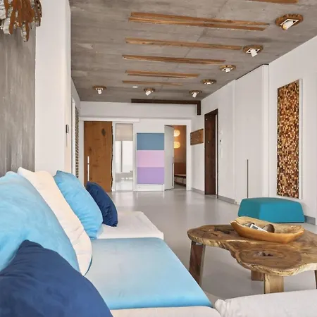 Апартамент 3 Bedrooms Design Lux 