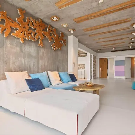 Апартамент 3 Bedrooms Design Lux 