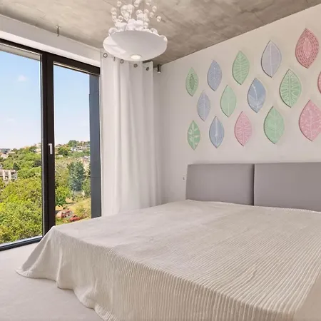 Апартамент 3 Bedrooms Design Lux 