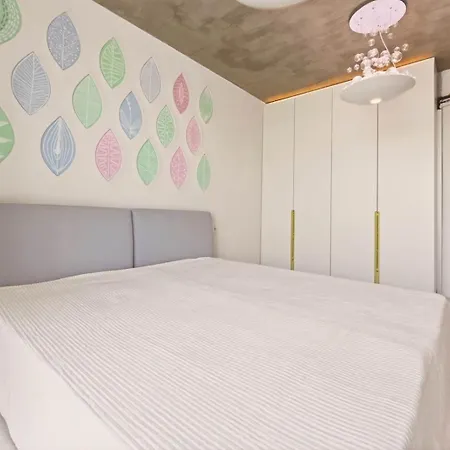 Апартамент 3 Bedrooms Design Lux 